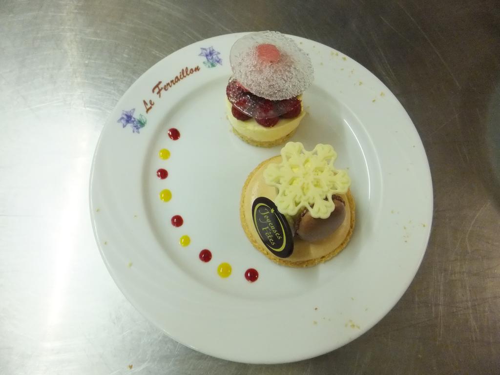Hotel Le Ferraillon 아봉당스 외부 사진