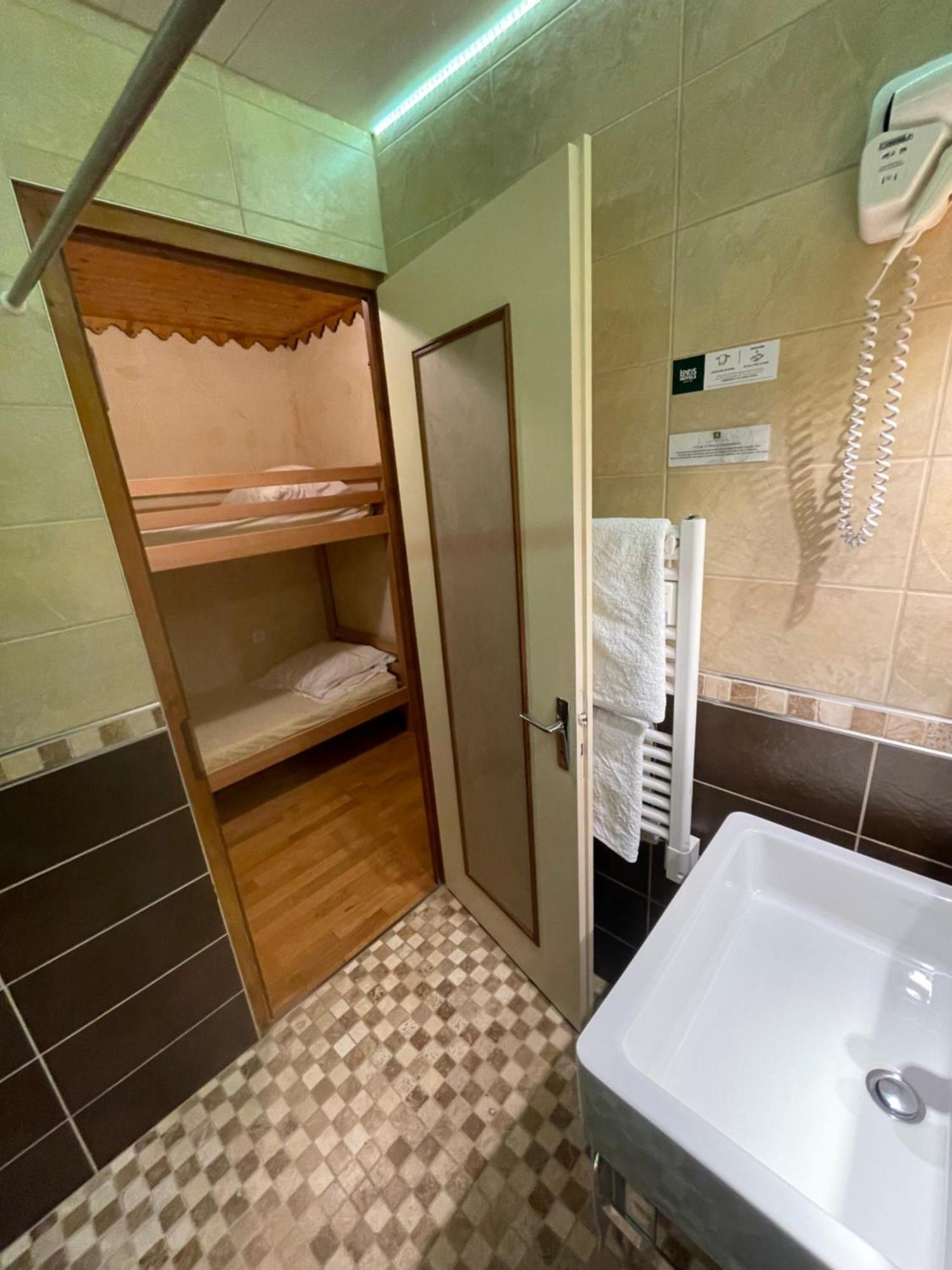 Hotel Le Ferraillon 아봉당스 외부 사진